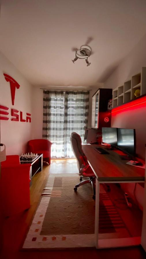 Tesla Smart Apartment Slavonski Brod Exterior foto